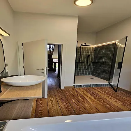 Heritage In With Garden