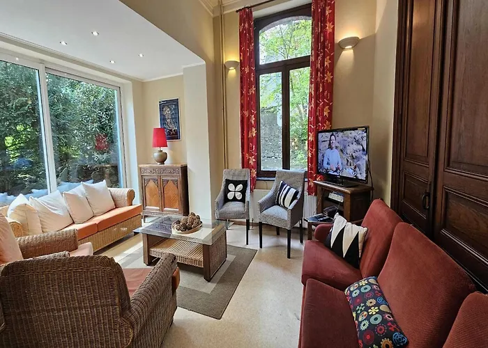 Heritage In With Garden Willa